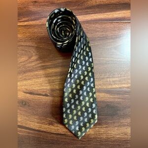 BERGAMO NEW YORK Elegant Black and Gold Paisley Tie